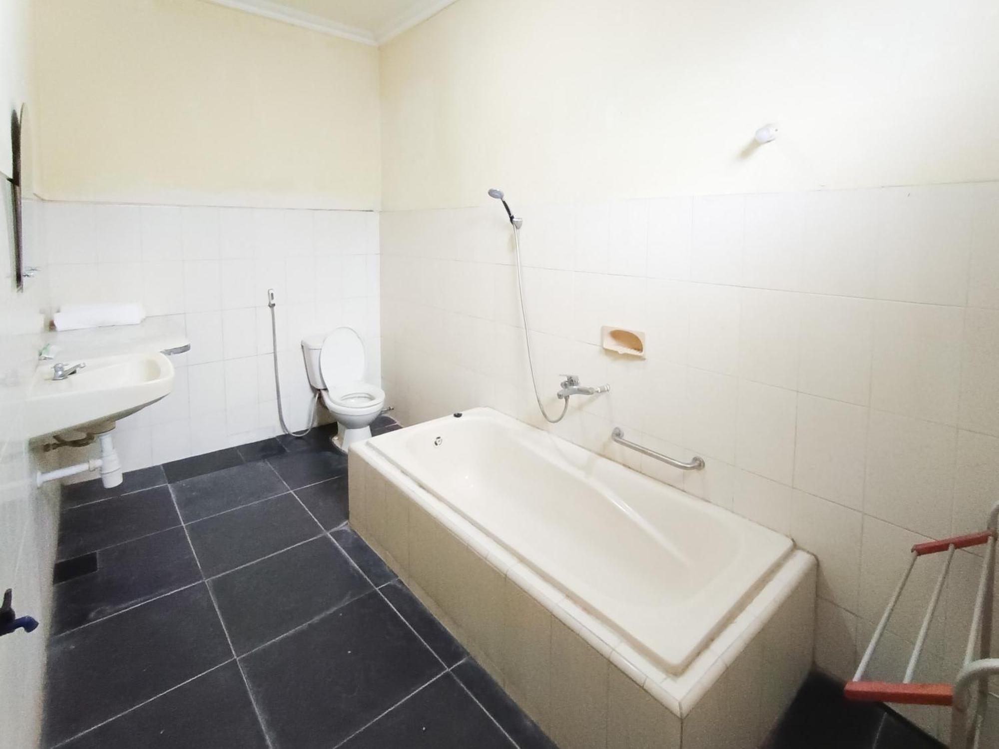 Hotel Gita Puri Redpartner Blitar Exteriér fotografie