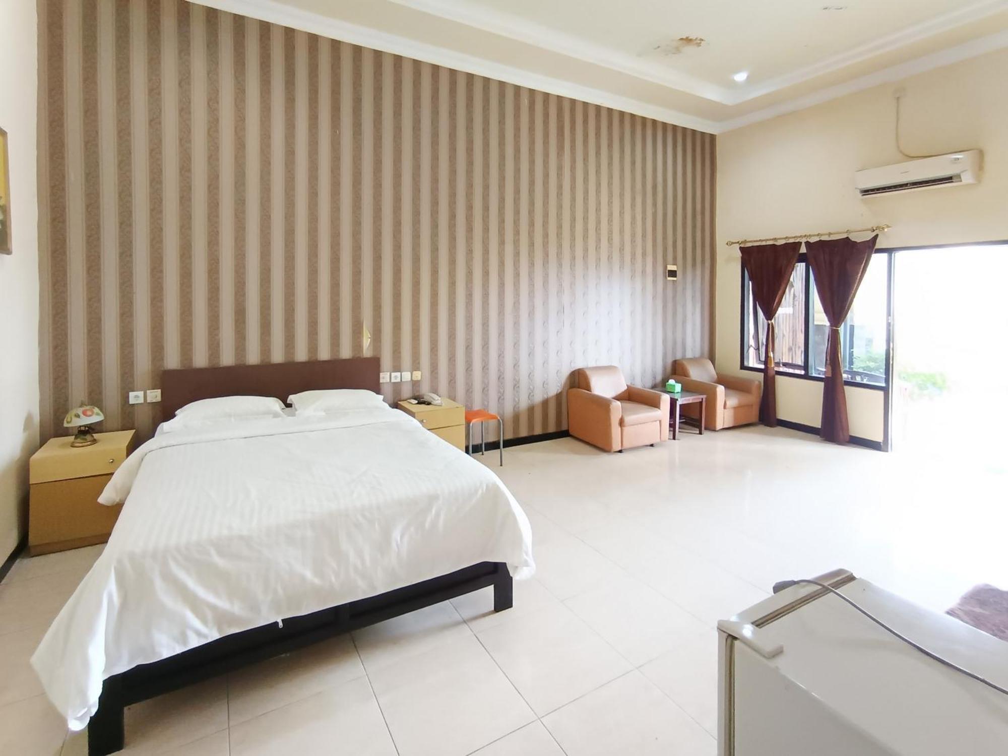 Hotel Gita Puri Redpartner Blitar Exteriér fotografie