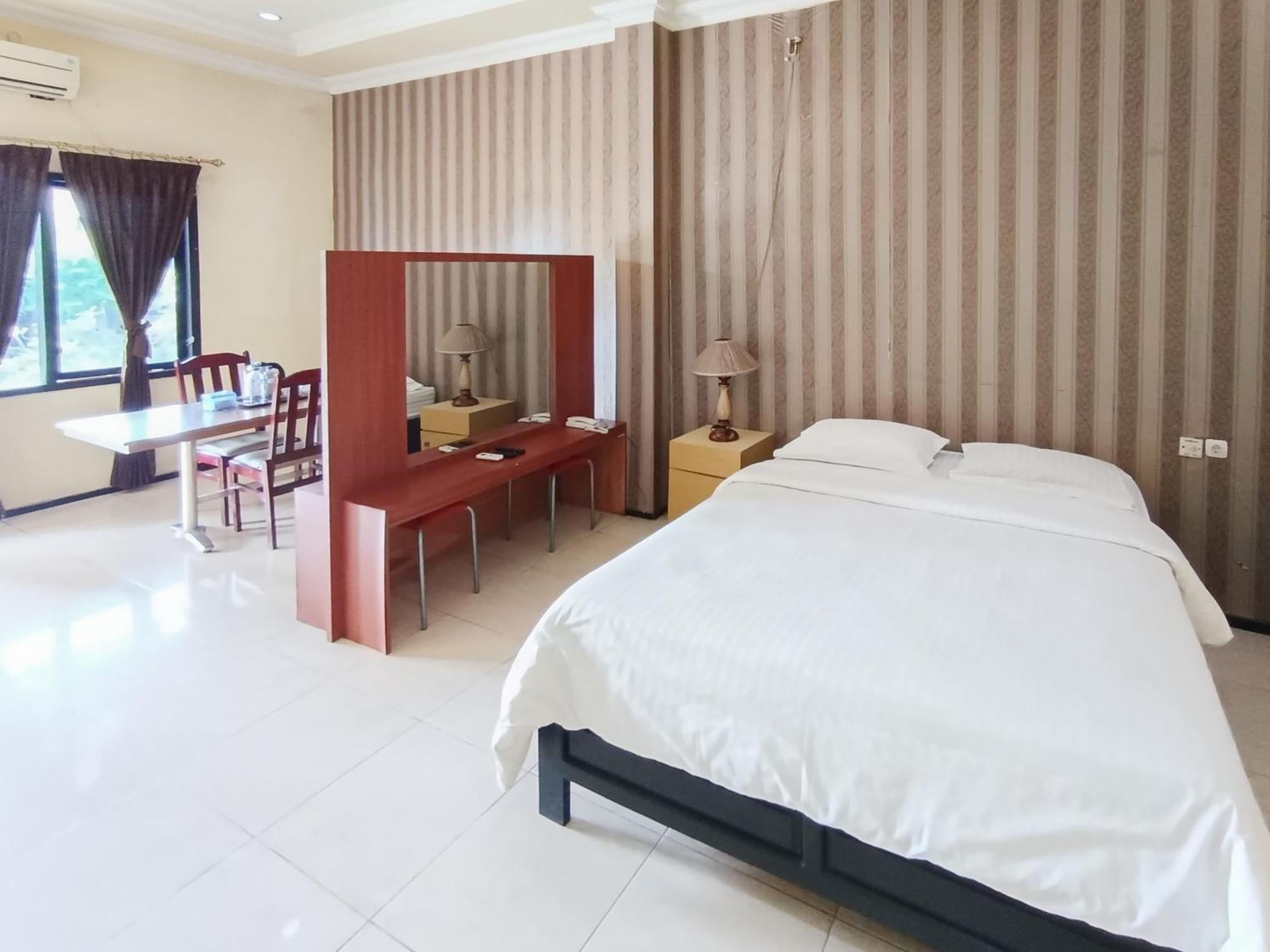 Hotel Gita Puri Redpartner Blitar Exteriér fotografie
