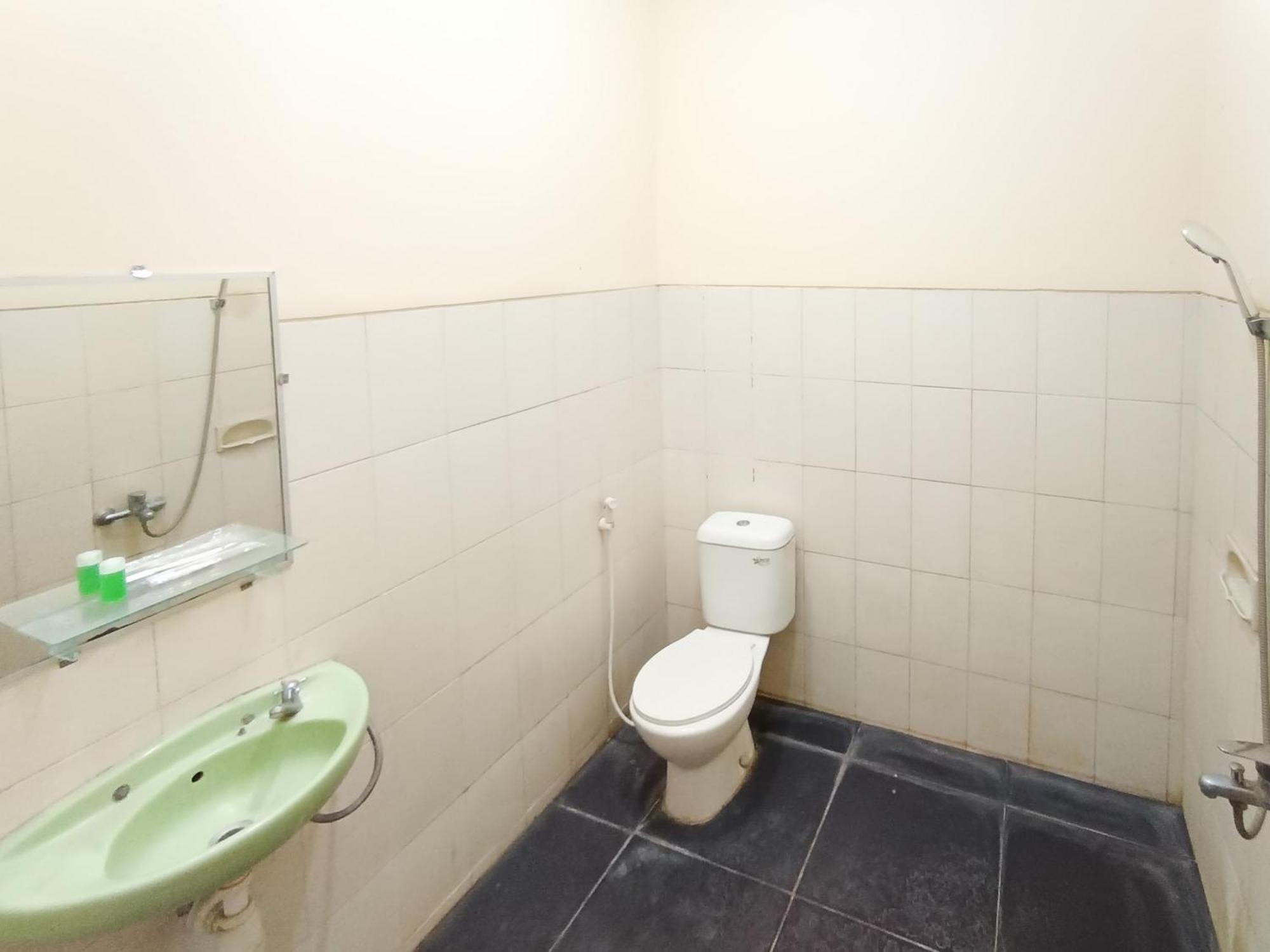 Hotel Gita Puri Redpartner Blitar Exteriér fotografie