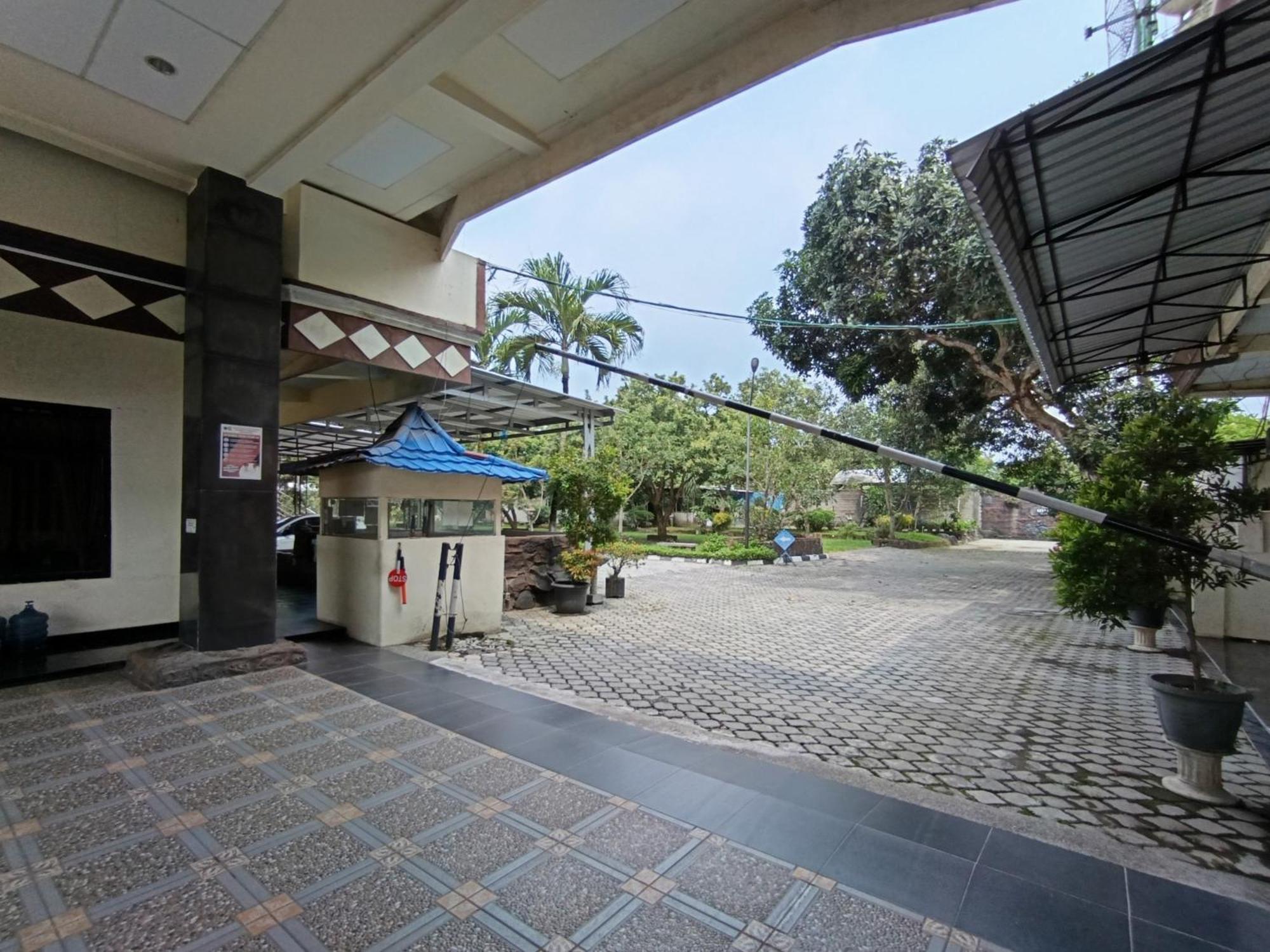 Hotel Gita Puri Redpartner Blitar Exteriér fotografie