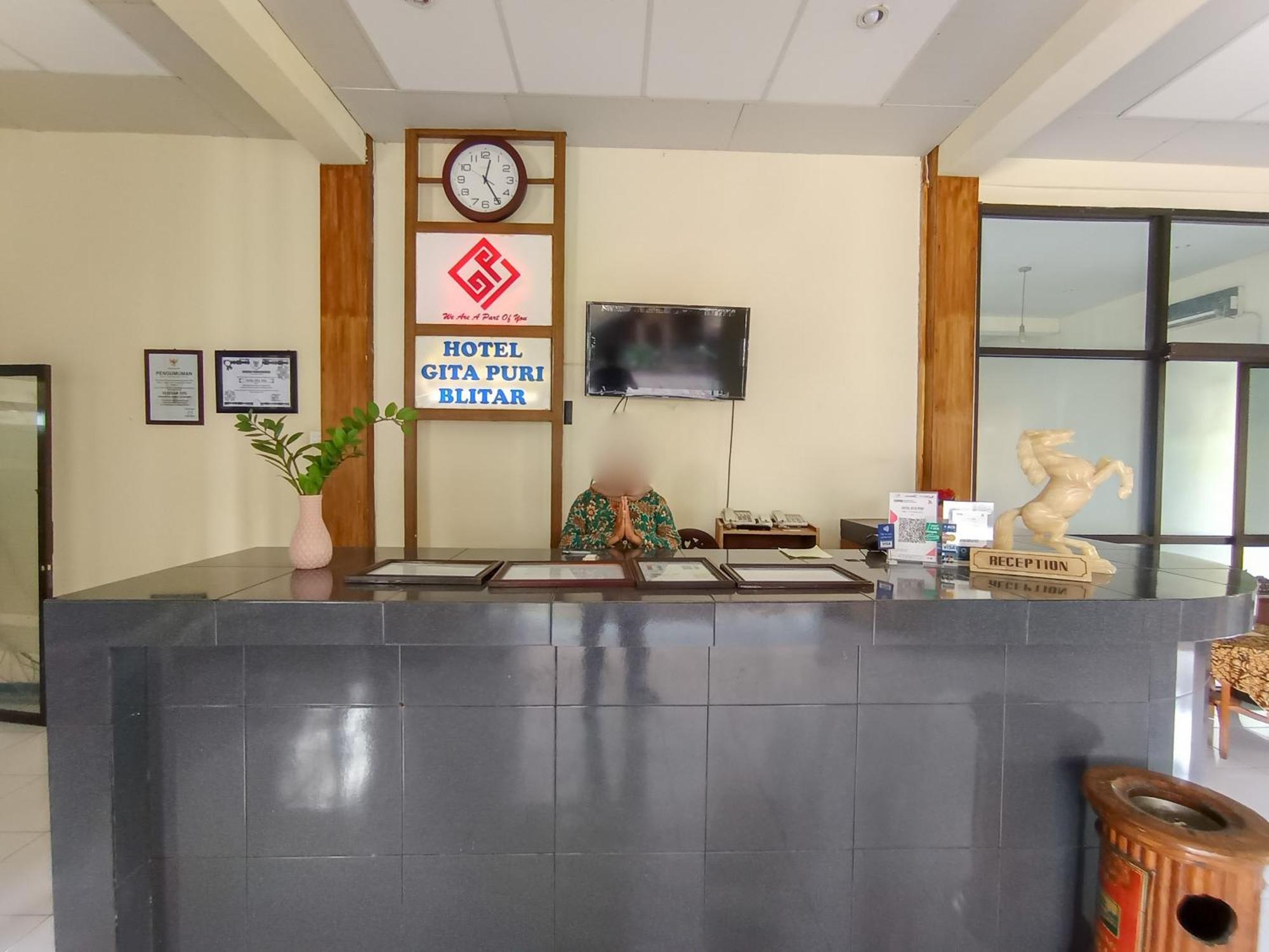 Hotel Gita Puri Redpartner Blitar Exteriér fotografie