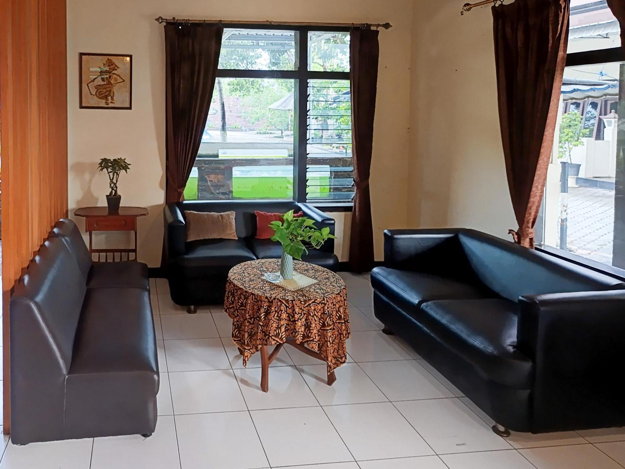 Hotel Gita Puri Redpartner Blitar Exteriér fotografie