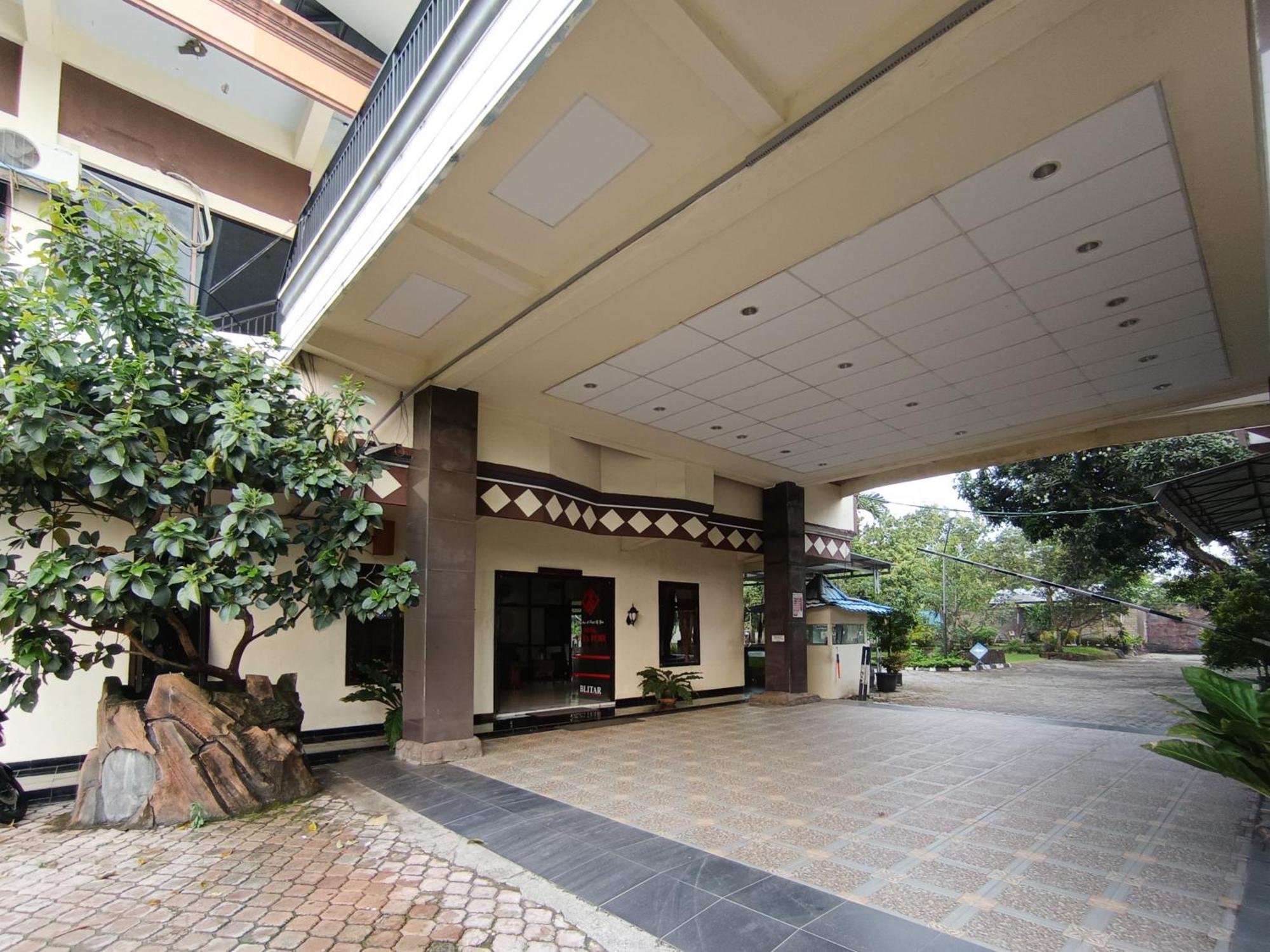 Hotel Gita Puri Redpartner Blitar Exteriér fotografie