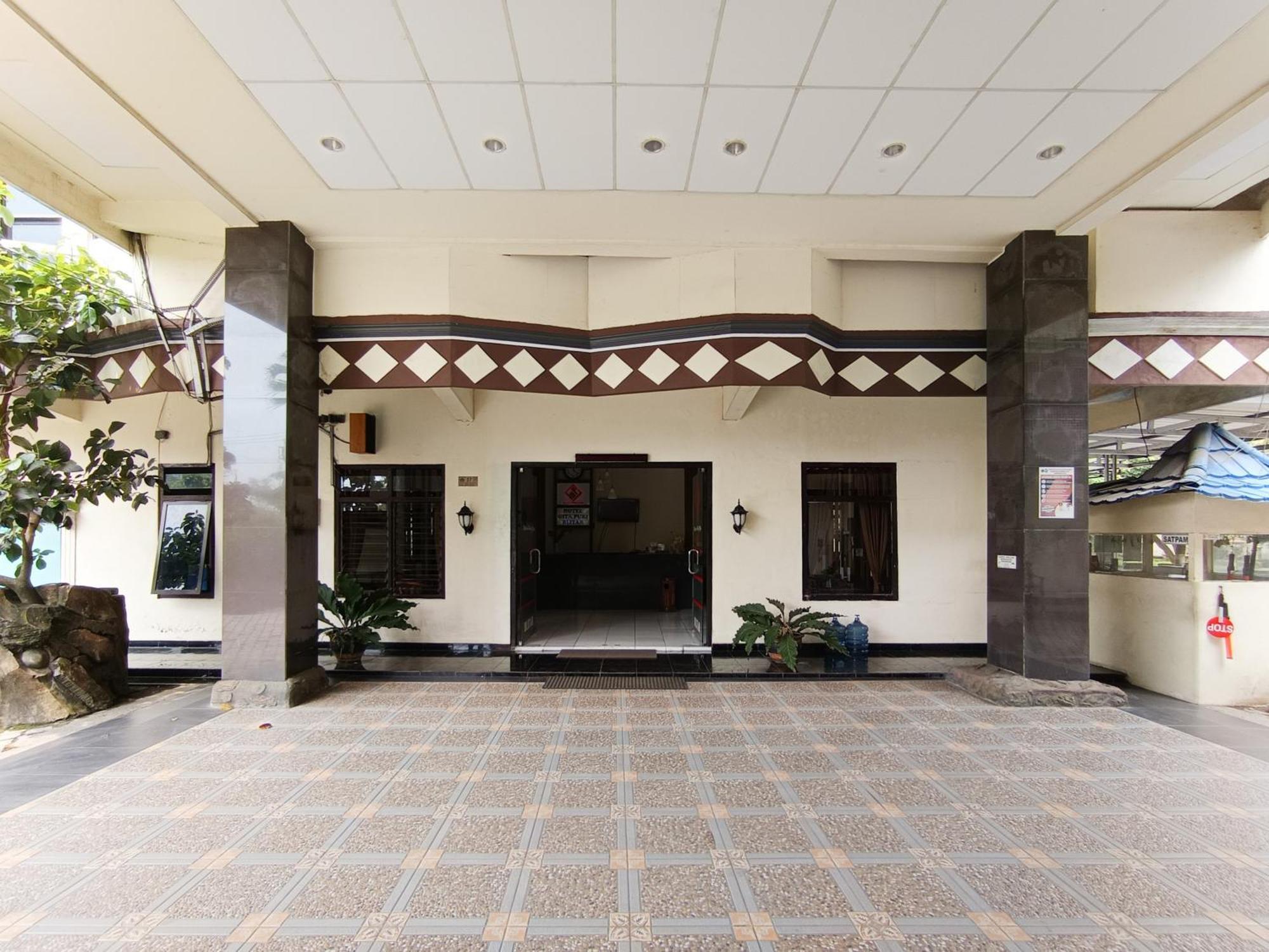 Hotel Gita Puri Redpartner Blitar Exteriér fotografie