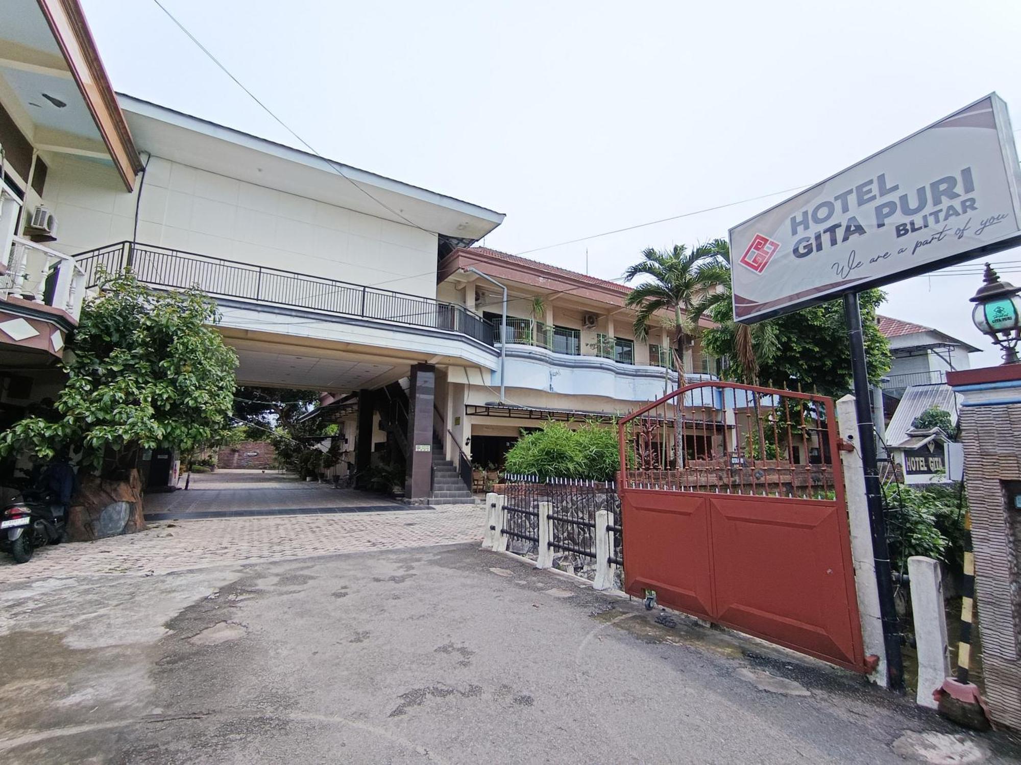 Hotel Gita Puri Redpartner Blitar Exteriér fotografie