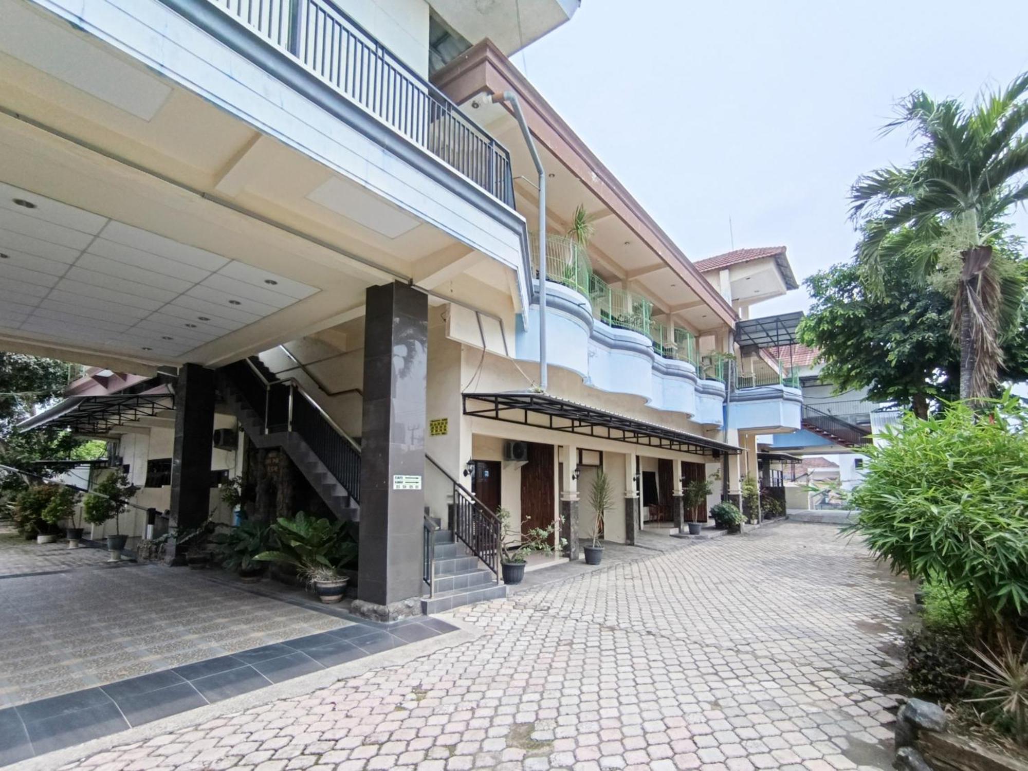 Hotel Gita Puri Redpartner Blitar Exteriér fotografie