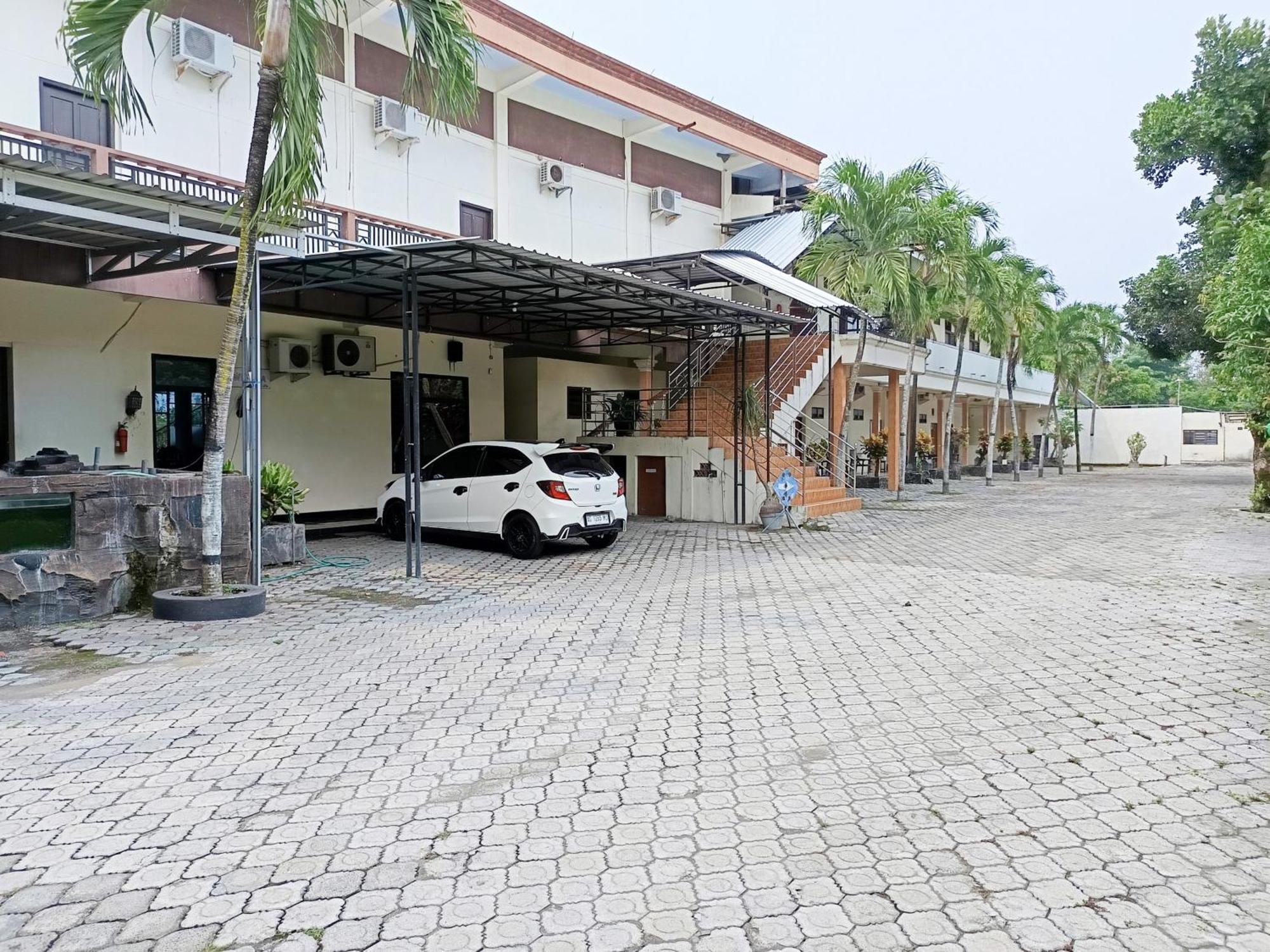 Hotel Gita Puri Redpartner Blitar Exteriér fotografie